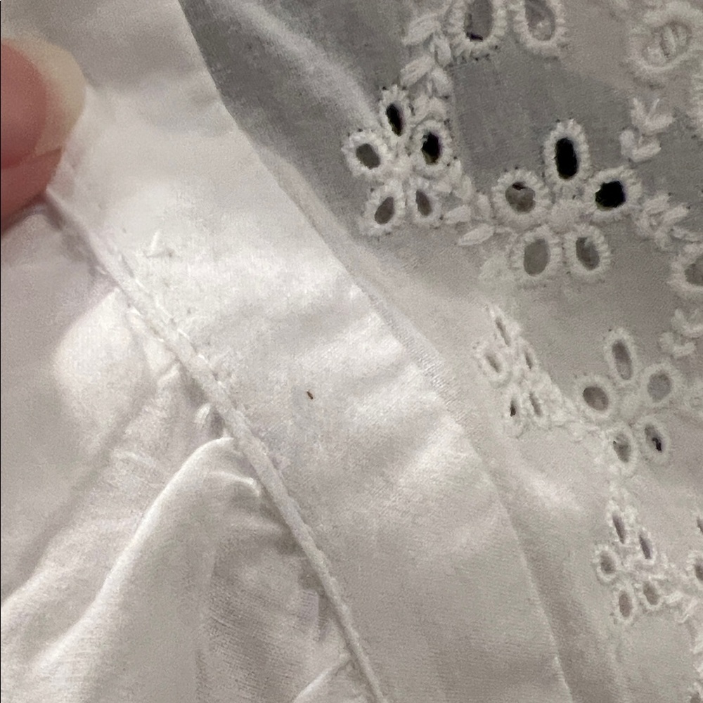 Storia Off White Eyelet Blouse - Picture 8 of 9